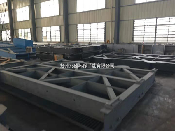 鋼制閘門現(xiàn)場組裝,如何進(jìn)行焊接與檢驗(yàn)(圖1) 1b7ffa8cddefd_副本.jpg